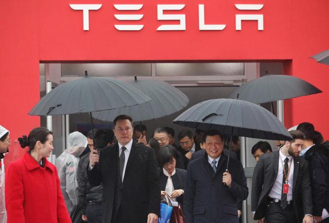 Tesla CEO Elon Musk and Shanghai Mayor Ying Yong attend the ground breaking ceremony for Tesla's Gigafactory in Shanghai on January 7, 2019. [File photo: China News Service/VCG]