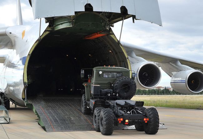 A handout photograph taken and released on July 12, 2019, by the Turkish Defence Ministry shows a Russian military cargo plane carrying S-400 missile defence system from Russia to the Murted military airbase (also known as Akincilar millitary airbase), in Ankara. [File Photo: VCG/Turkish Defence Ministry]