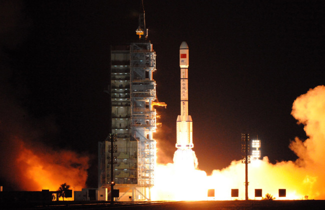 A Long March 2F carrier rocket carrying China's second orbiting space lab Tiangong-2 blasts off at the Jiuquan Satellite Launch Center in northwest China's Gansu Province, September 15, 2016. [File photo: IC]