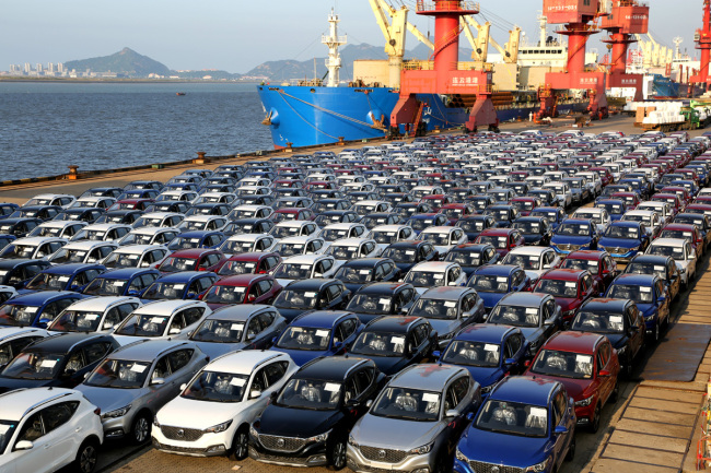 A large number of second-hand vehicles stop at the Port of Lianyungang in Jiangsu Province, July 10, 2019. [File photo: IC]