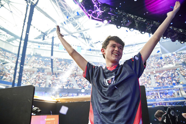 In this Sunday, July 28, 2019 photo provided by Epic games, Kyle Giersdorf reacts after he won the Fortnite World Cup solo finals in New York. [Photo: AP]