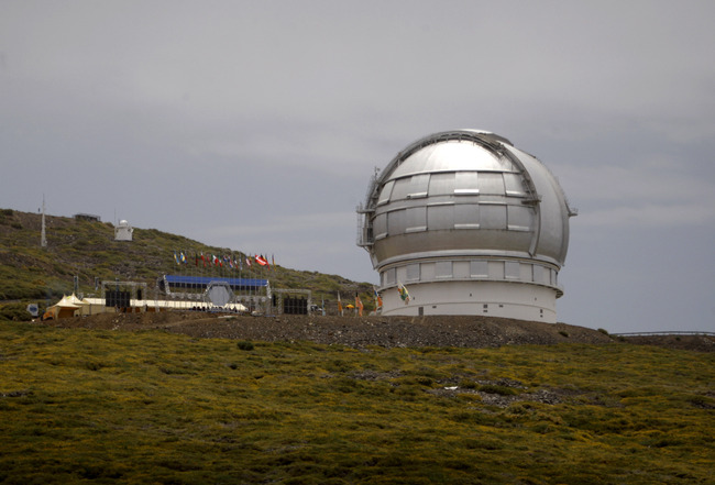 In this July 24, 2009 file photo, the Gran Telescopio Canarias, one of the the world's largest telescopes is seen at the Roque de los Muchachos Observatory in the Canary Island of La Palma, Spain. [Photo: AP/Carlos Moreno]