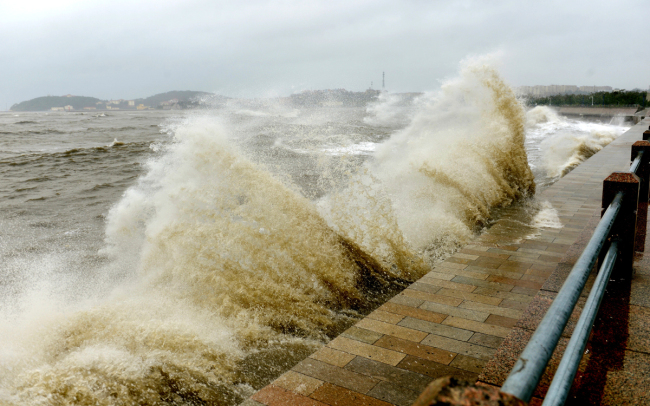 Typhoon Lekima is expected to make a second landing along the coastline in Shandong Province late Sunday, August 11, 2019. The coastal city of Qingdao issued a red alert for heavy rain. [Photo: IC]