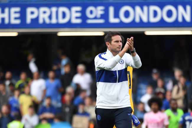 Chelsea's manager Frank Lampard greets supporters at the end of the English Premier League soccer match between Chelsea FC and Leicester FC at Stamford Bridge in London, Britain, 18 August 2019. [Photo: IC]