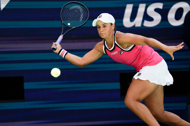 Ashleigh Barty of Australia hits to Zarina Diyas of Kazakhstan in the first round on day one of the 2019 U.S. Open tennis tournament at USTA Billie Jean King National Tennis Center in New York, USA on Aug 26, 2019. [Photo: IC]