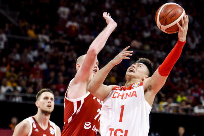 China loses to Poland 79-76 in the second round of Group A, 2019 FIBA Basketball World Cup on September 2, 2019. [Photo: IC]