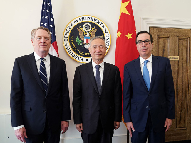 Chinese Vice Premier Liu He (C) meets with U.S. Treasury Secretary Steven Mnuchin (R) and U.S. Trade Representative Robert Lighthizer (L) at the Office of the US Trade Representative in Washington, DC, October 10, 2019. [Photo: gov.cn/Xinhua]
