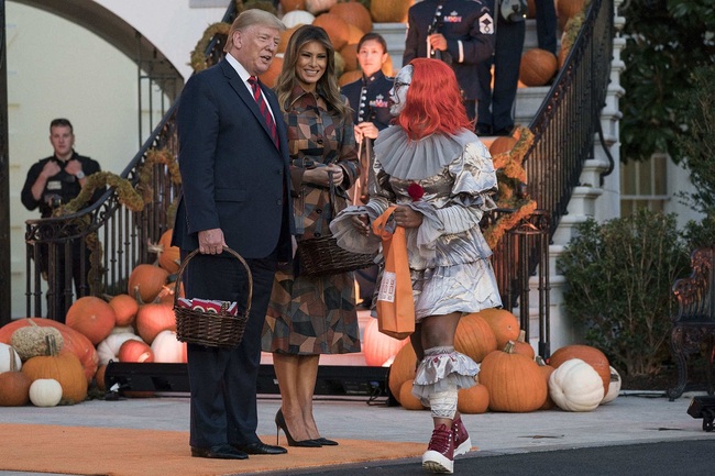 U.S. President Donald Trump and first lady Melania Trump participate in a Halloween celebration on the South Portico of the White House in Washington, DC on Monday, October 28, 2019. [Photo: VCG]