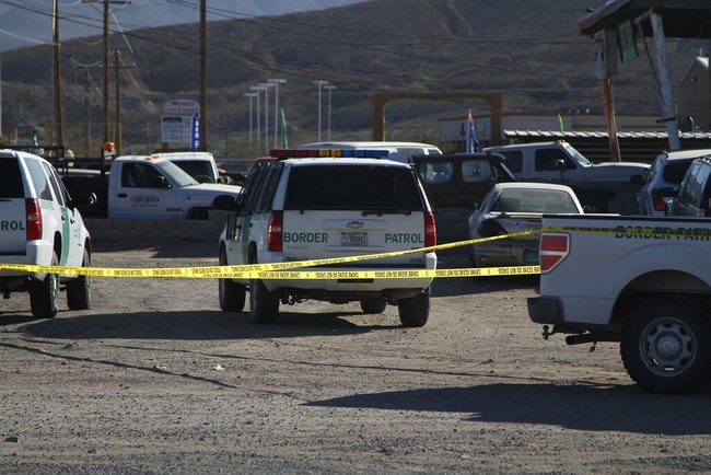 Border Patrol and other law enforcement agents guard the scene of a fatal shooting on Monday, Nov. 4, 2019, in Sunland Park, N.M, a suburb of El Paso, Texas. [Photo: AP]