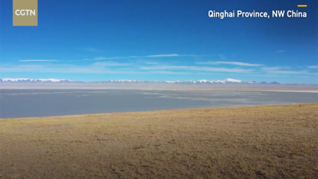 Snímek: Žlutá řeka vytéká z okresu Maduo (Ma-tuo) v provincii Qinghai (Čching-chaj) na severozápadě Číny. / Jang Jinghao (Ťiang Ťing-chao)