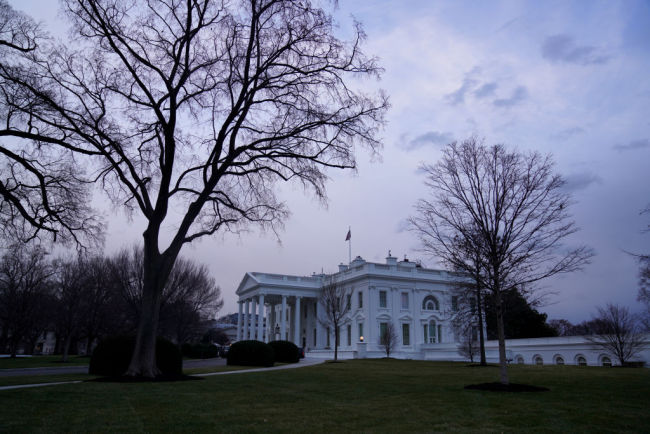 Pohled na Bílý dům ve Washingtonu, D.C., 16. ledna 2021. / Getty