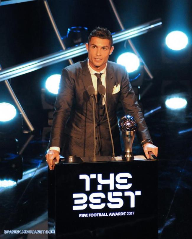 Cristiano Ronaldo conquista de nuevo premio al mejor jugador del mundo