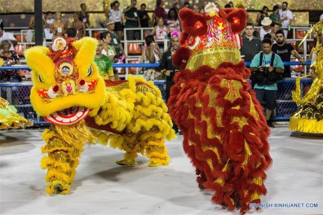 China es homenajeada en primera noche de desfiles de carnaval de Río de Janeiro