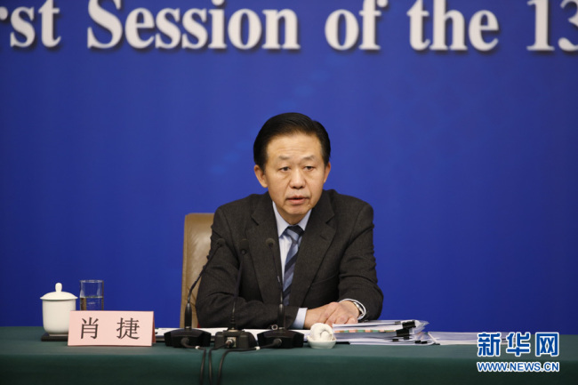 Ministro de Hacienda asegura que China puede prevenir riesgos sistémicos