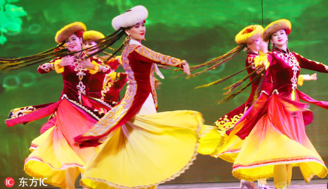 China publica libro blanco sobre protección y desarrollo culturales en Xinjiang