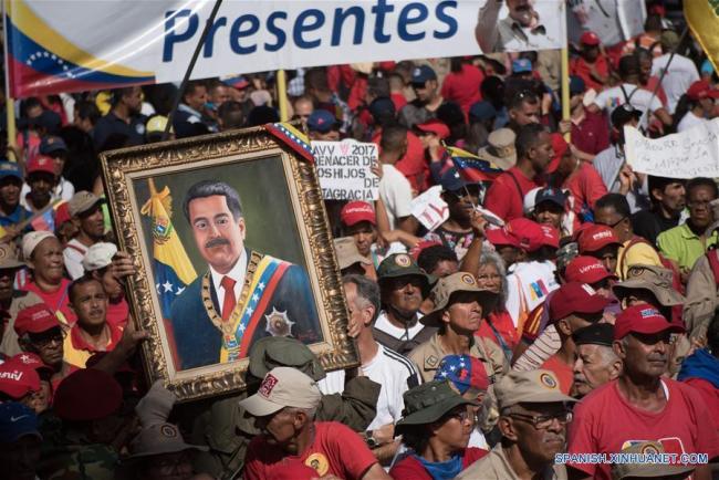 Maduro plantea elecciones legislativas anticipadas y reitera llamado al diálogo