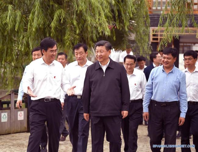 Xi visita aldea de vieja base revolucionaria