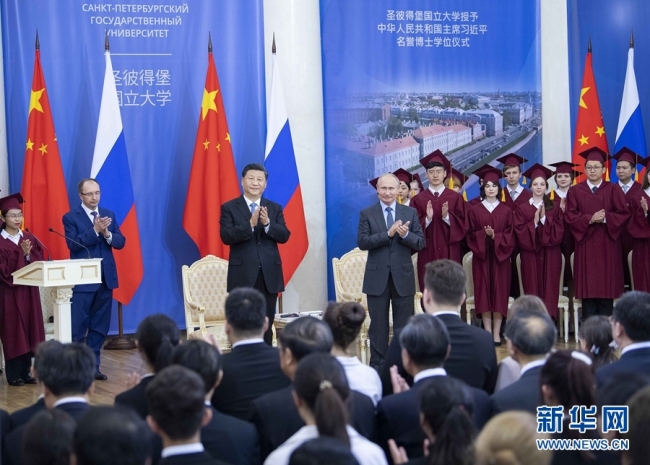 Presidente chino recibe doctorado honorario de universidad rusa