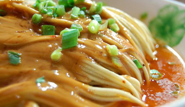La salsa de sésamo desempeña un papel clave en innumerables platos tradicionales de China.