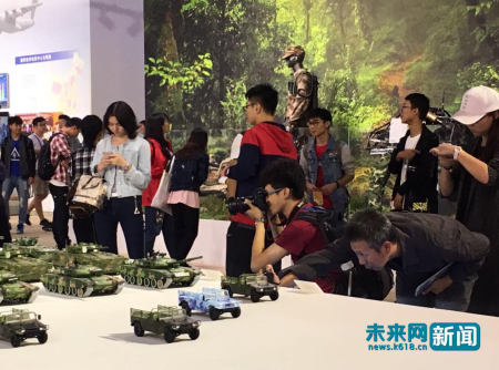 L’ouverture au public de l’exposition des réalisations accomplies dans le développement chinois de ces 5 dernières années a fait du bruit auprès des visiteurs