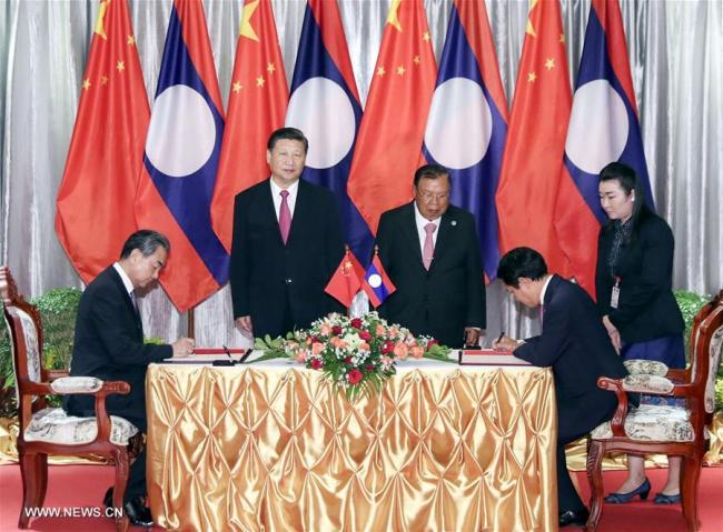 Le président chinois rencontre à nouveau son homologue laotien au terme d'une visite historique fructueuse au Laos