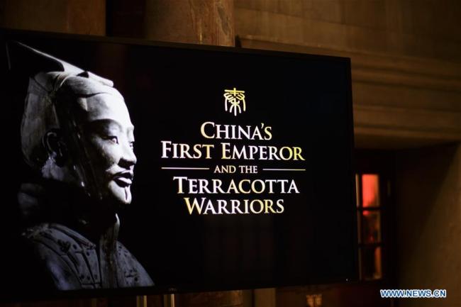 Un écran de présentation de l'exposition "Le premier empereur de Chine et les guerriers en terre cuite" au Musée mondial de Liverpool, en Grande-Bretagne, le 8 février 2018. La grandiose exposition qui présente les célèbres guerriers en terre cuite a ouvert ses portes au public vendredi. (Photo : Tim Ireland)