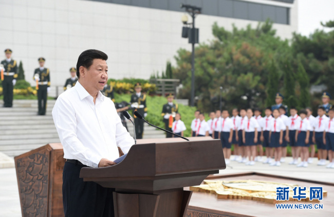 (Le 7 juillet 2014, le président Xi Jinping prononce un discours devant le Mémorial de la Guerre de Résistance du peuple chinois contre les envahisseurs japonais)