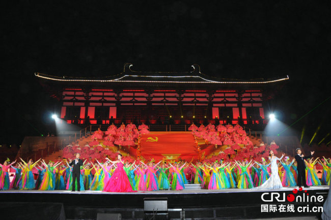 La pièce de danse et de chant « le Trajet splendide » présentée à la cérémonie d’ouverture (photographe : Chen Wenjie)