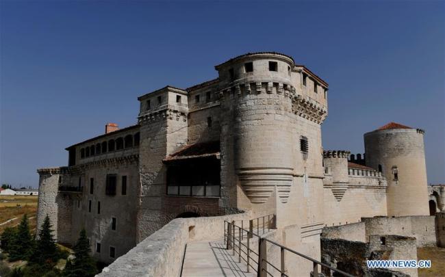 Photo prise le 7 août 2018 montrant le château de Cuéllar, dans la province de Ségovie, en Espagne. (Xinhua/Guo Qiuda)