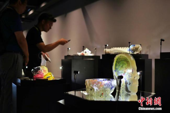 Situé dans le district de Baoshan à Shanghai, le premier musée de l’impression 3D de Chine a récemment ouvert ses portes au public, exposant des milliers de produits imprimés en 3D et diverses installations interactives.