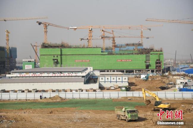   Le nouvel aéroport de Beijing en pleine construction