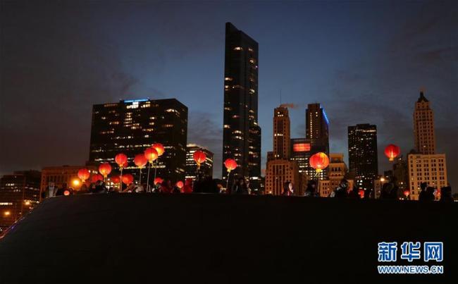 Une série d’activités, dont un défilé de lanternes et une danse du lion, ont été organisées le 9 février à l’Institut d'art de Chicago pour célébrer le Nouvel An chinois. L’évènement a attiré des centaines d’habitants locaux.
