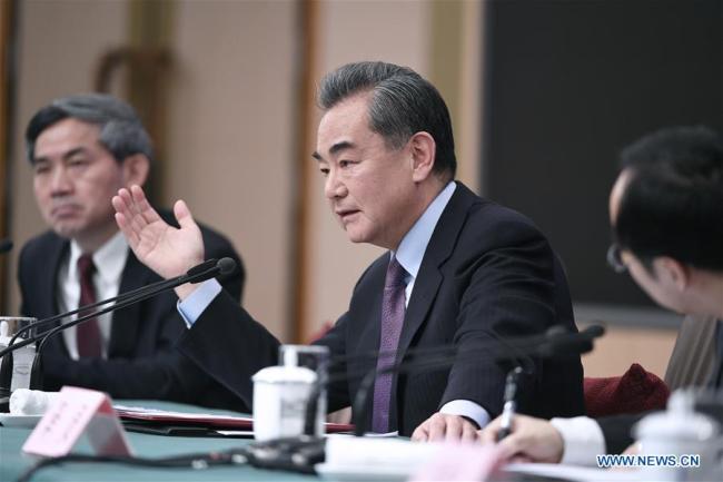 (Deux Sessions) Le chef de la diplomatie chinoise explique la politique étrangère et les relations extérieures de la Chine