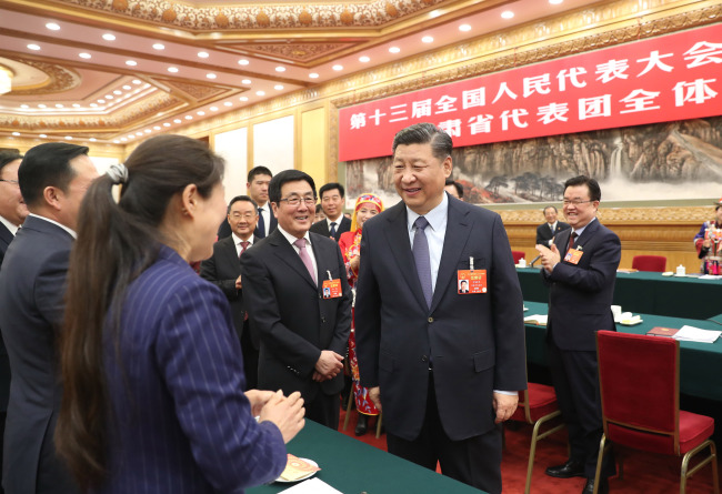 Xi Jinping participe à une délibération avec les députés de la province du Gansu