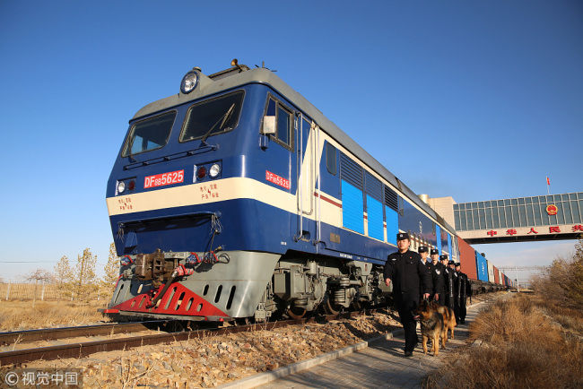 Découvrez le port de sortie des trains de fret Chine-Europe à Erenhot