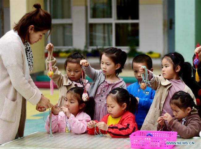 Les activités folkloriques organisées en Chine pour célébrer le prochain « Lixia »