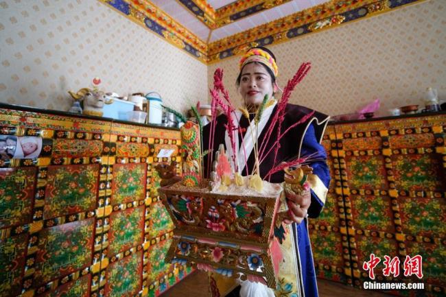 Le 27 novembre, les habitants du village de Tongmai célèbrent le Nouvel An Gongbo.