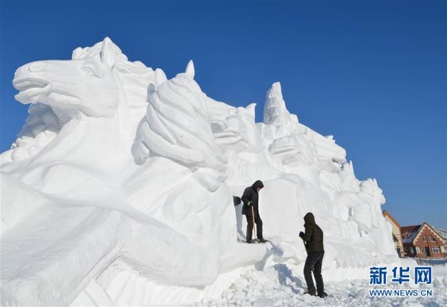 Le 3 décembre, le 3e concours mondial des sculptures de neige a débuté à Hulunbuir, dans la région autonome de Mongolie intérieure (nord de la Chine). Une vingtaine d'équipes chinoises et étrangères participent à cet événement qui durera quatre jours.