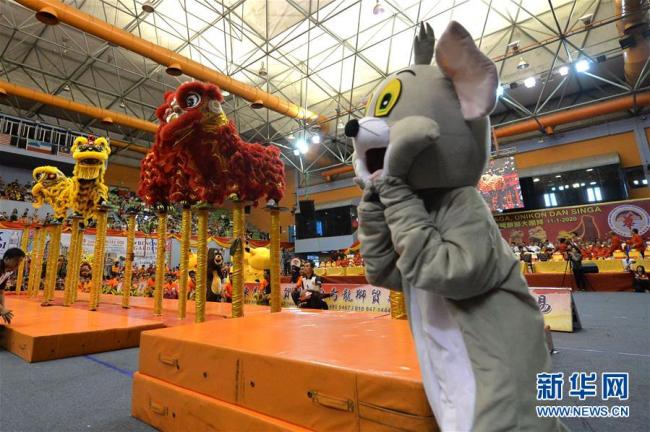 Le 11 janvier, pour célébrer l’arrivée du Nouvel An chinois, une représentation de danse de lion a été donnée à Kota Kinabalu, dans l’Etat du Sabah, en Malaisie.