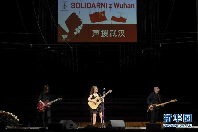 Un concert de charité en soutien à Wuhan organisé à Varsovie