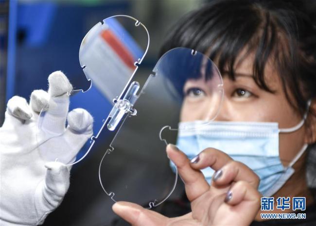 Jilin : la ville de Yanbian intensifie la production de matériels de protection contre l'épidémie