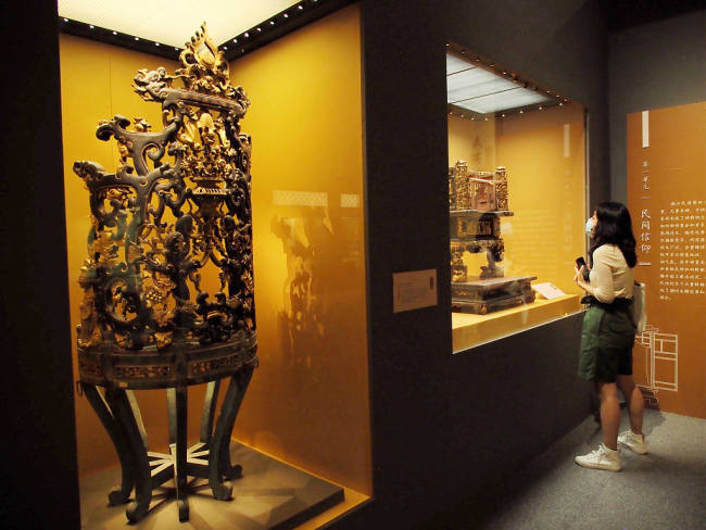 Le Musée national de Chine organise une exposition de sculptures en bois de Chaozhou