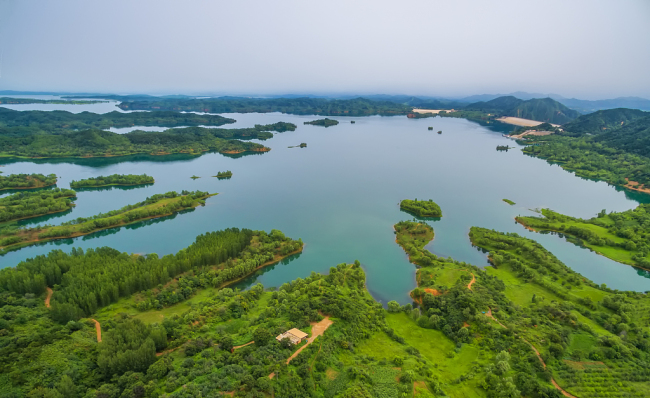 Paysage du réservoir de Miyun, dans la banlieue nord-est de Beijing, capitale chinoise.