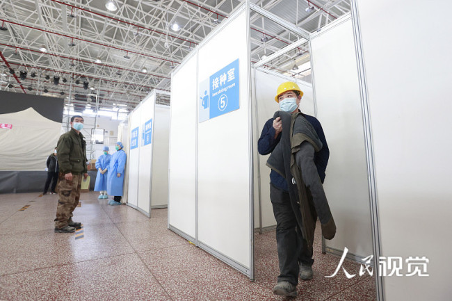 Beijing : des travailleurs pour les JO de 2022 reçoivent le vaccin contre la COVID-19