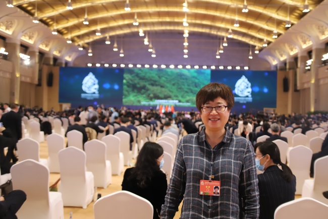 Professeure Lyu Zhi qui participe à la COP15 à Kunming