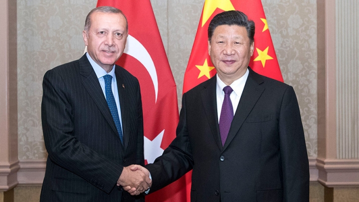 Xi Jinping se reúne com presidente turco, Recep Erdogan, na África do Sul