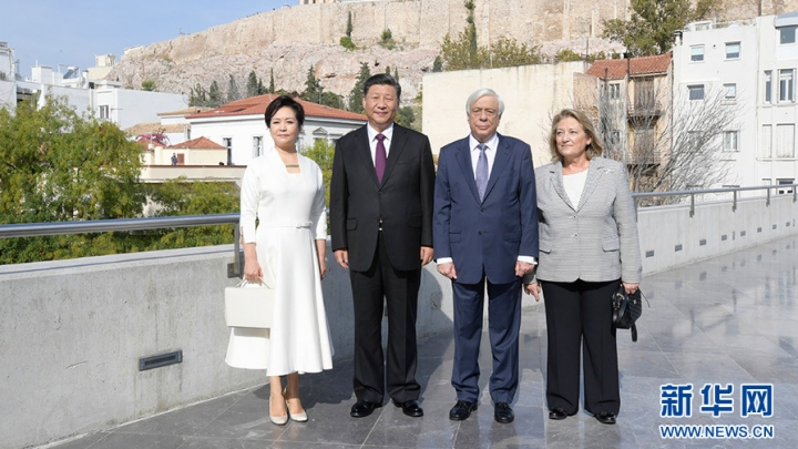 Presidentes chinês e grego visitam o Museu da Acrópole