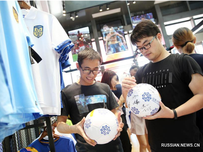 В Нанкине открылся первый в Китае "магазин без продавцов" компании Suning Commerce Group
