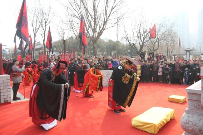 3-я храмовая ярмарка в честь праздника Весны"Ханьчэнху" стартовала. (источник фото: ландшафтных парк Ханьчэнху города Сиань)