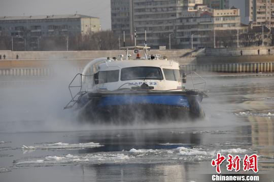 Открыто сезонное транспортное сообщение с использованием судов на воздушной подушке через реку Хэйлунцзян (Амур)